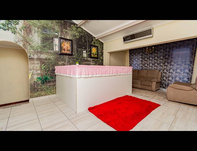 480M² OFFICE FOR SALE IN FOURWAYS